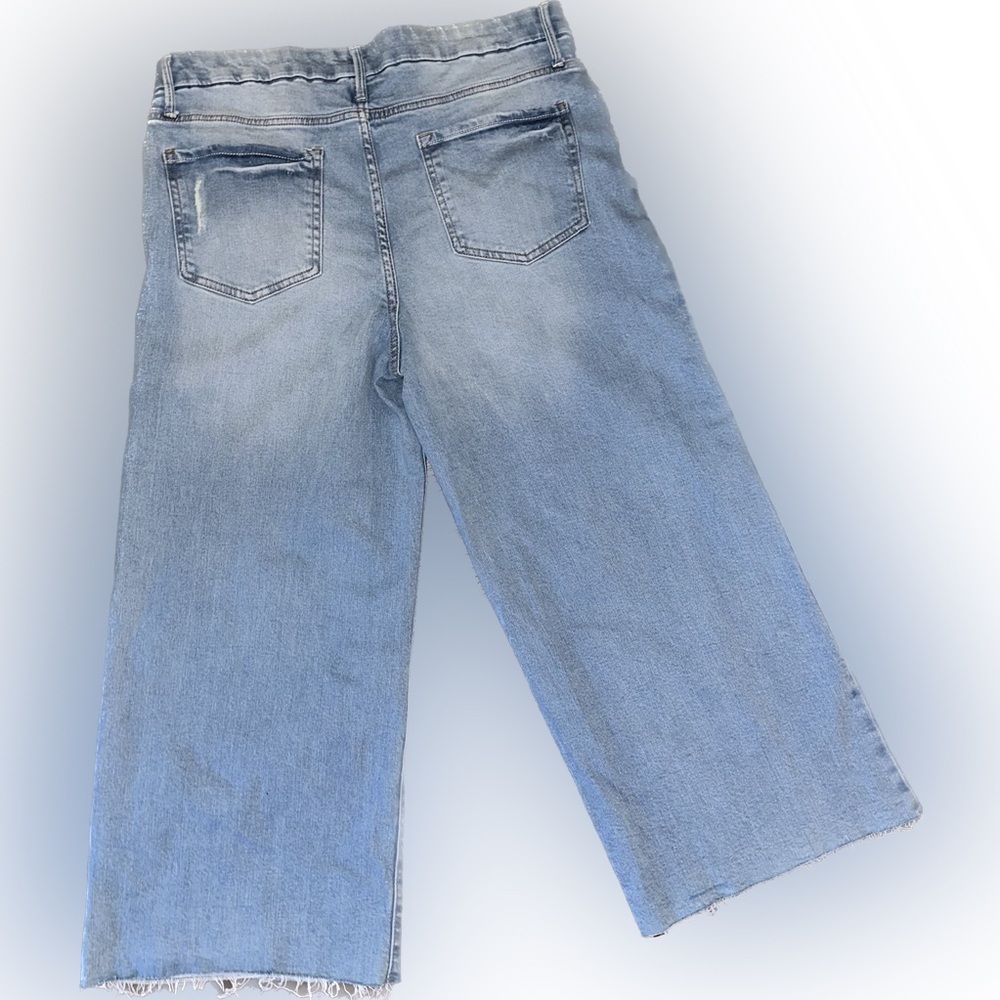 Time and Tru Blue Denim High Rise Wide Legged Jeans Size 16 - Picture 2 of 9